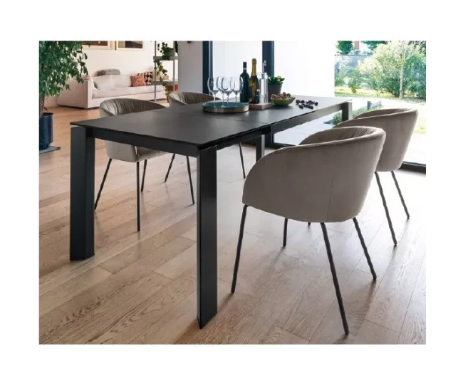 Agù Mobili collezione Tavoli e Sedie