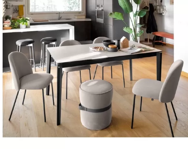 Agù Mobili collezione Tavoli e Sedie