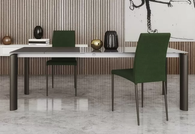 Agù Mobili collezione Tavoli e Sedie